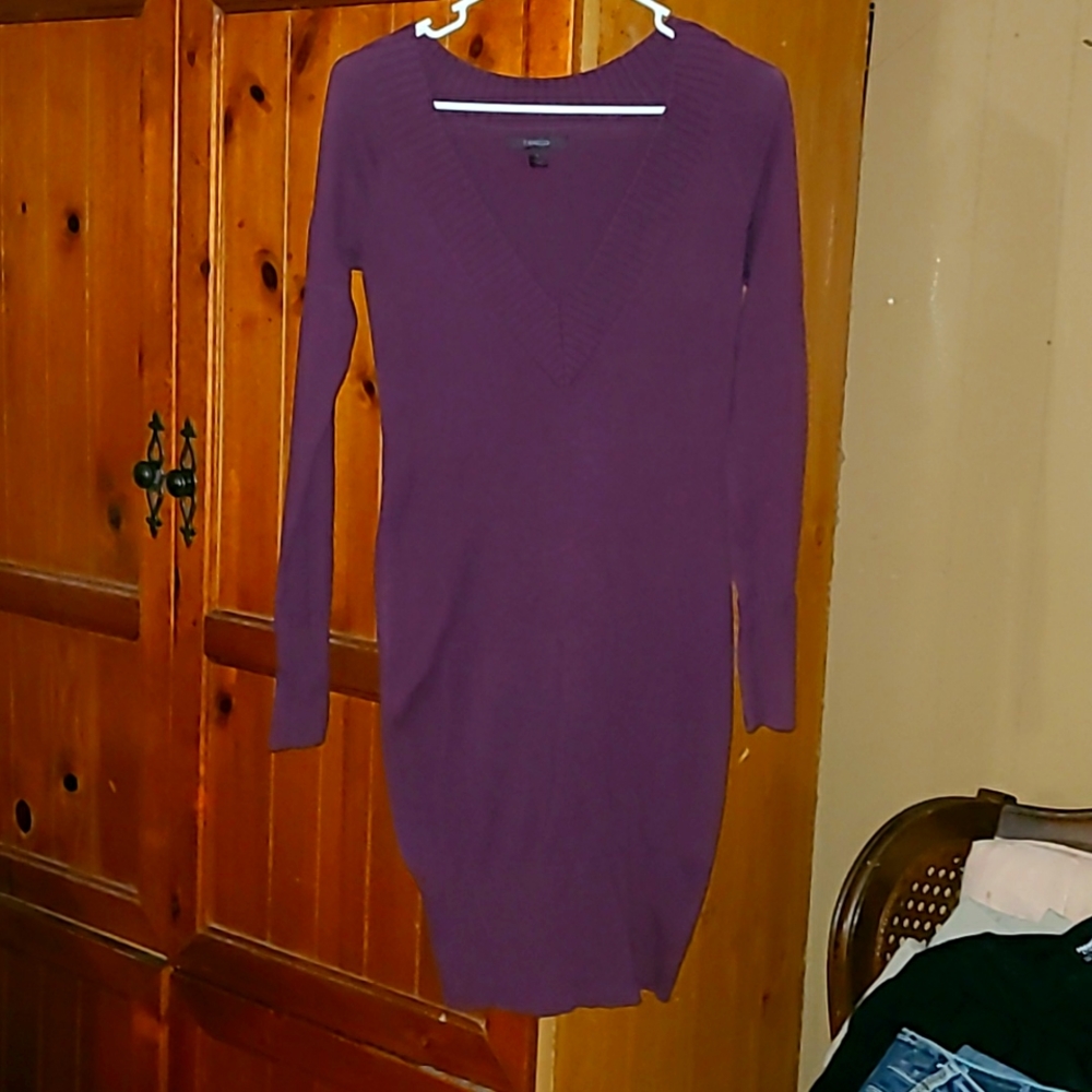 express sz S/M v neck, very pretty.